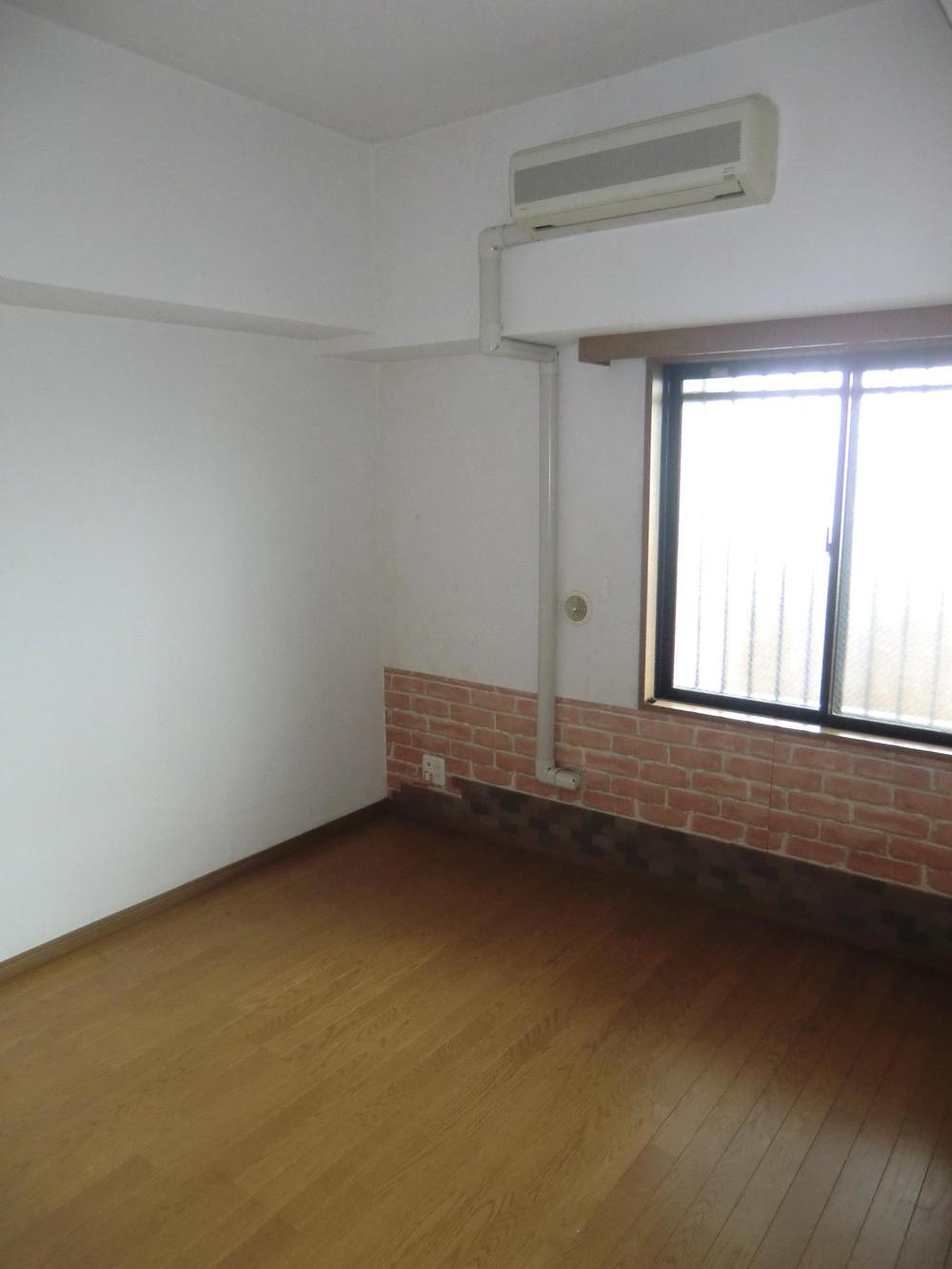 Other introspection. Room (August 2013) Shooting