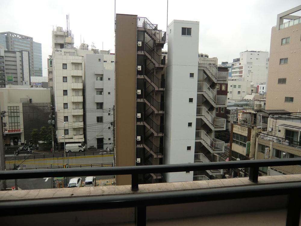 View photos from the dwelling unit. View from the site (August 2013) Shooting