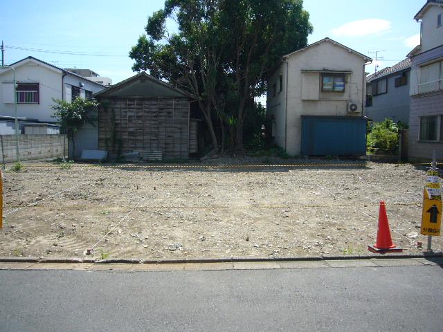 Local appearance photo. Local (10 May 2013) Shooting