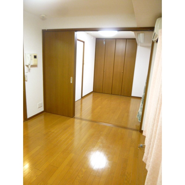 Other room space. Separate reference photograph