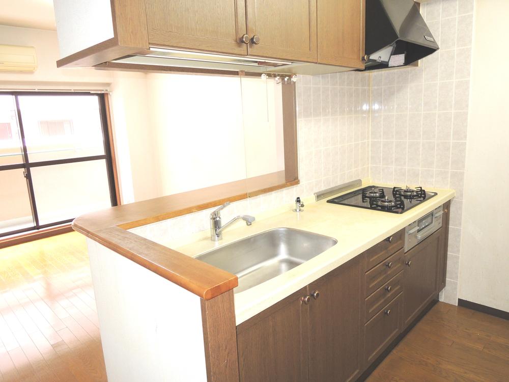 Kitchen. Indoor (12 May 2013) Shooting ※ You can choose the one you like best, if cross-exchange plan now.