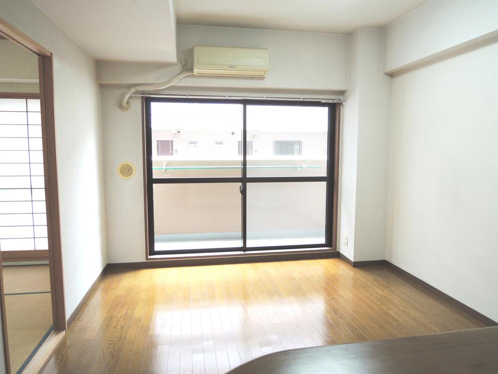 Living. Indoor (June 2013) Shooting