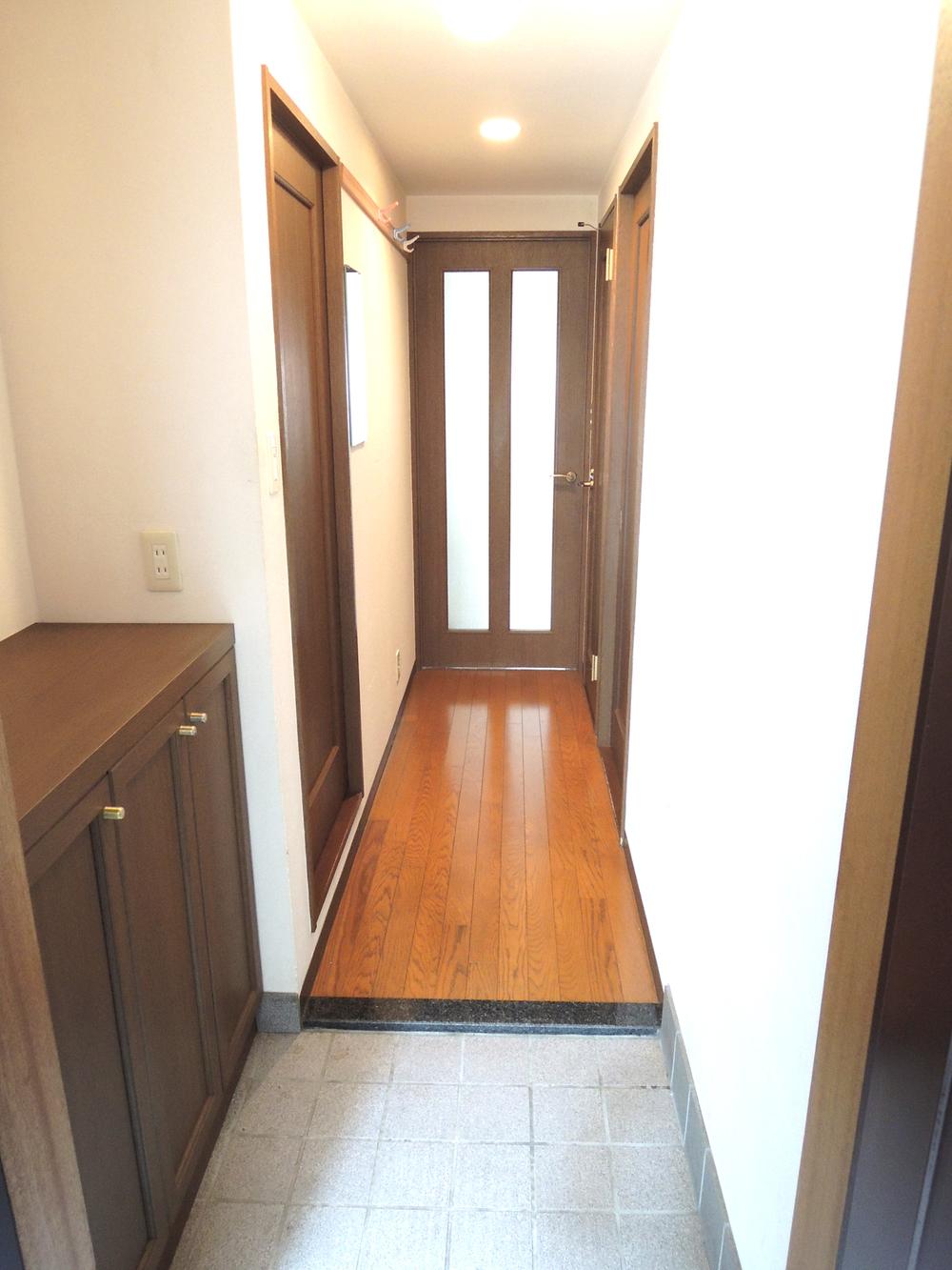 Entrance. Local (June 2013) Shooting