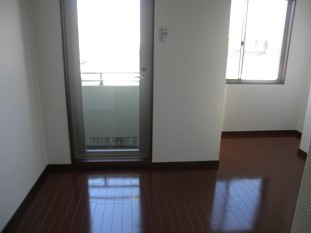 Other room space. 2 side lighting of the corner room