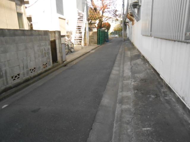 Local photos, including front road. Local (12 May 2013) Shooting