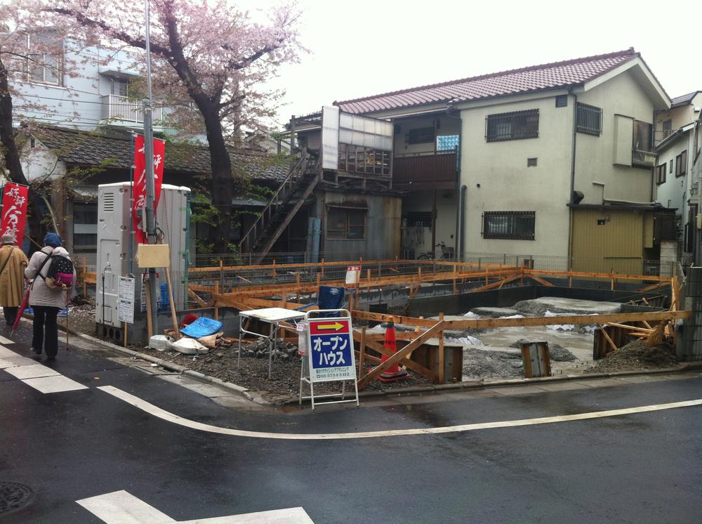 Local photos, including front road. Local (April 2013) Shooting