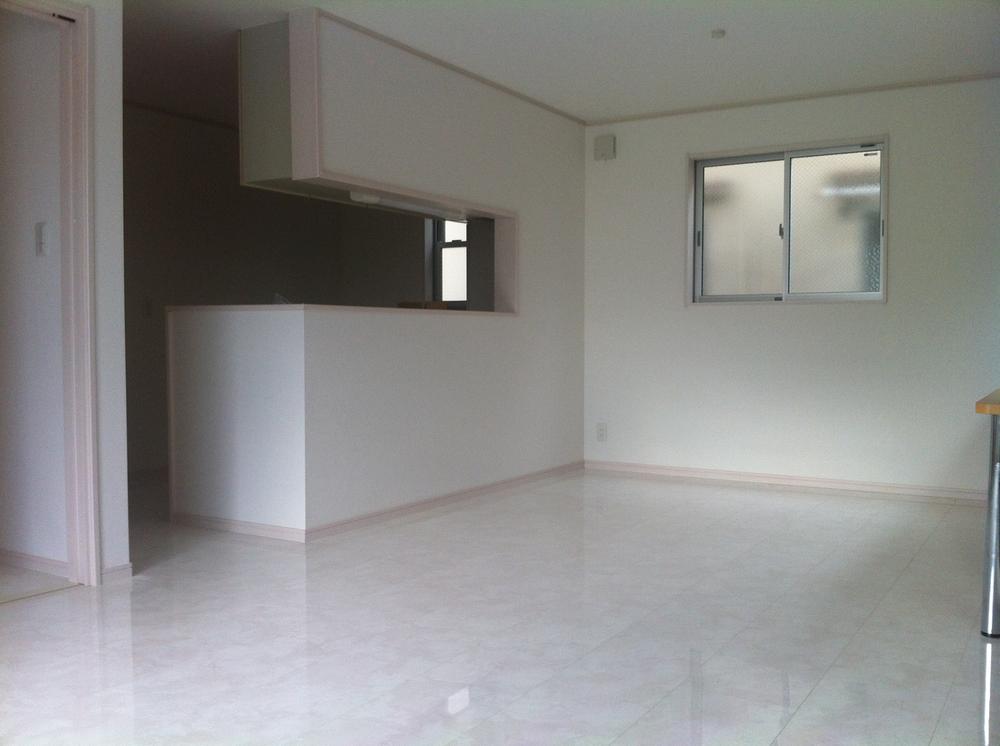 Same specifications photos (living). ( Building) same specification