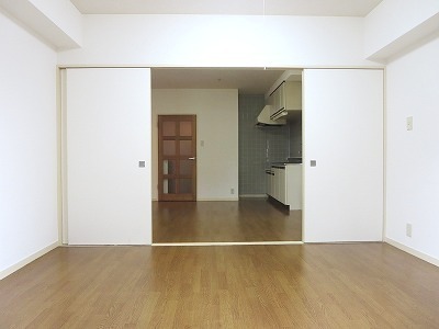 Other room space. Western-style 6 Pledge