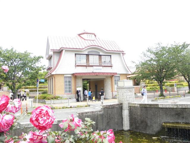 station. Tokyu Toyoko Line "Denenchofu" 1440m to the station