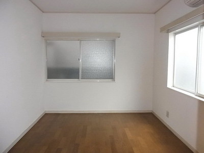 Other room space. Two-sided lighting Western-style