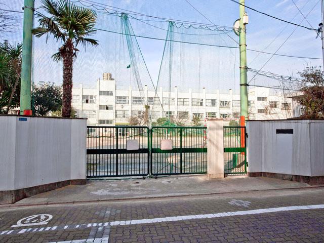 Primary school. Ota Ward Kojiya to elementary school 522m