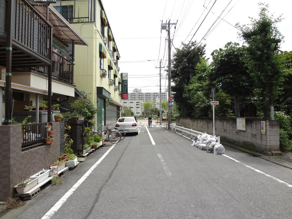 Local photos, including front road. Local (September 2013) Shooting