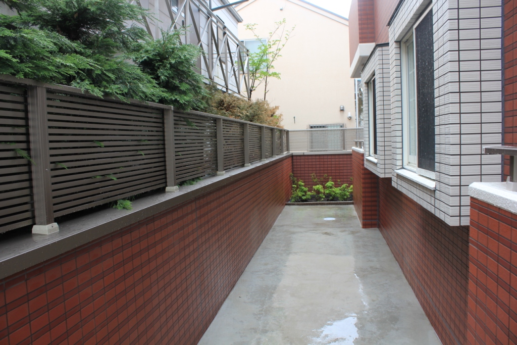 Other. External blindfold fence