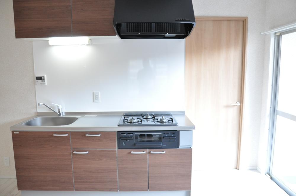 Kitchen. Indoor (10 May 2013) Shooting