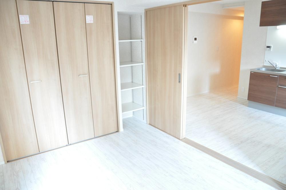 Non-living room. Indoor (10 May 2013) Shooting