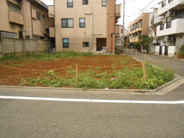 Local photos, including front road. Local (September 2013) Shooting