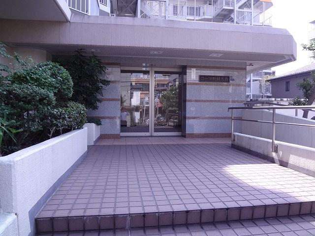Entrance. Common areas