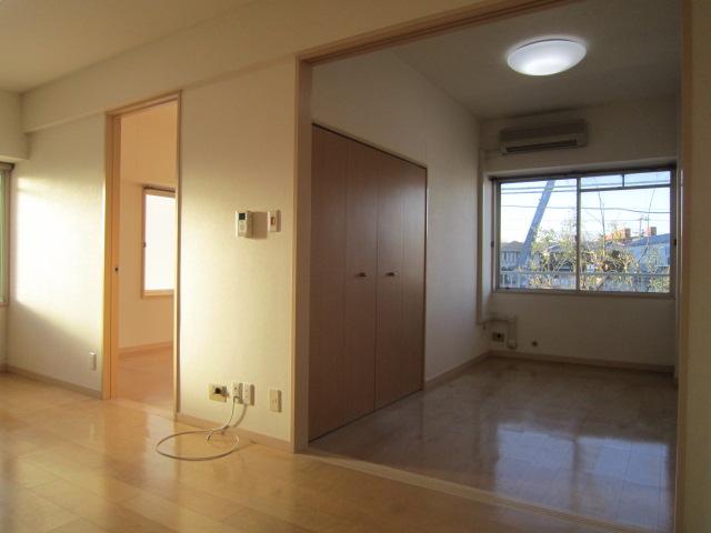 Living. Dining kitchen (December 2013 shooting)