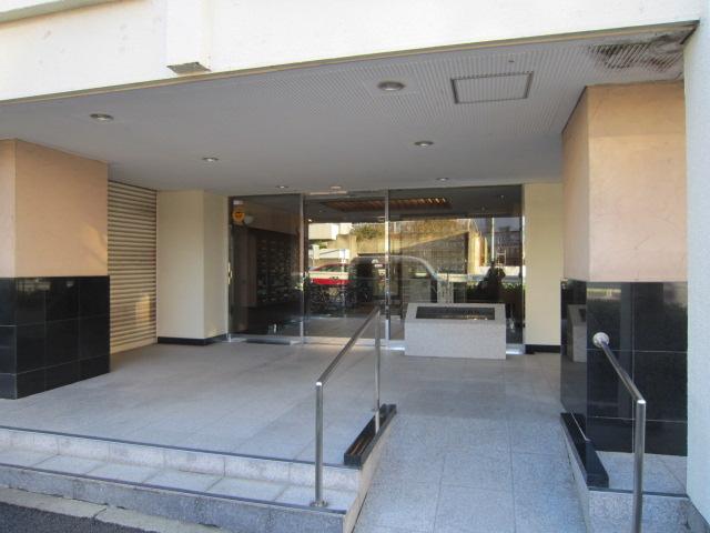 Entrance. Mansion entrance (December 2013 shooting)