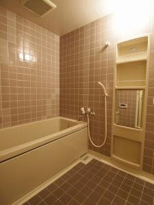 Bath. Reheating function with, It is an economical unit bus.