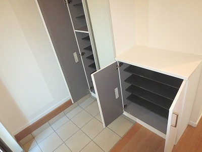 Entrance. Entrance hall