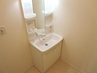Washroom. Convenient independent wash basin