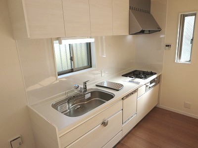 Kitchen. Get on the dishes three-necked gas system Kitchen