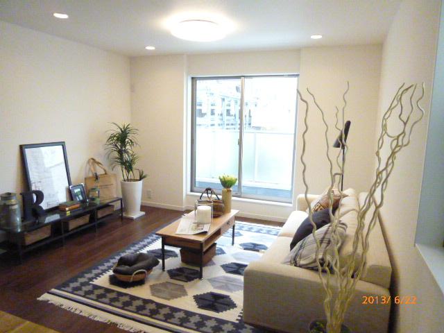 Building plan example (introspection photo). Model house is also available furnished. 