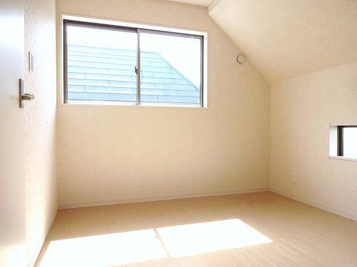 Non-living room. Reference photograph