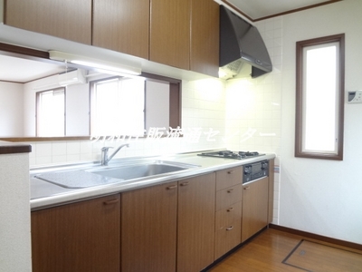 Kitchen. Gas 3-neck system Kitchen