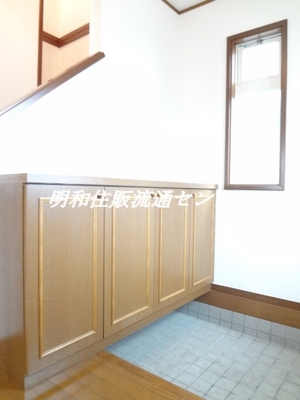 Living and room. Entrance