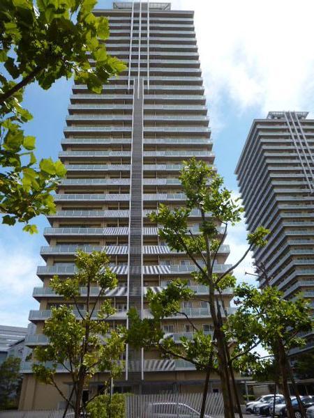 Local appearance photo. 28-storey tower apartment
