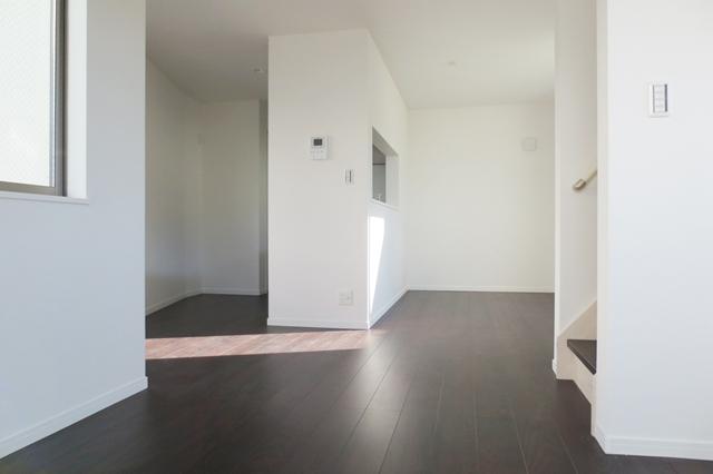 Same specifications photos (living)