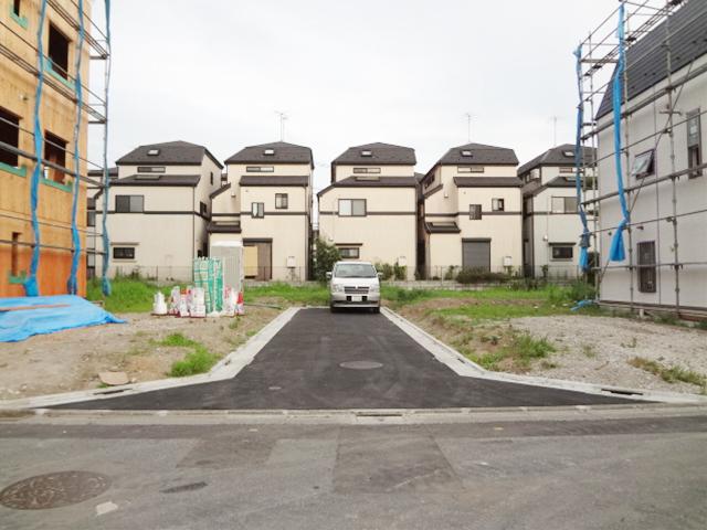 Local photos, including front road. local ・ Subdivision in