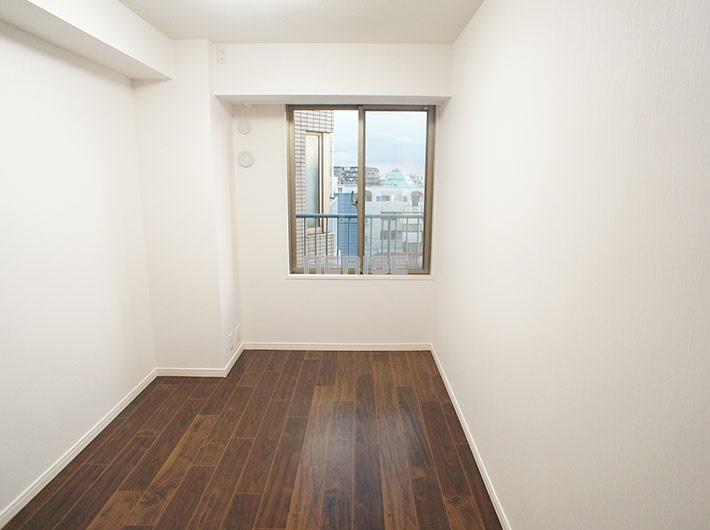 Non-living room. 5 Pledge of Western-style