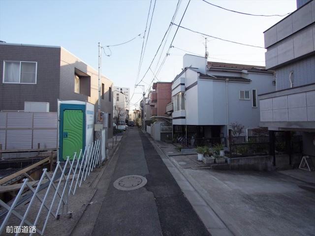 Local photos, including front road. Frontal road