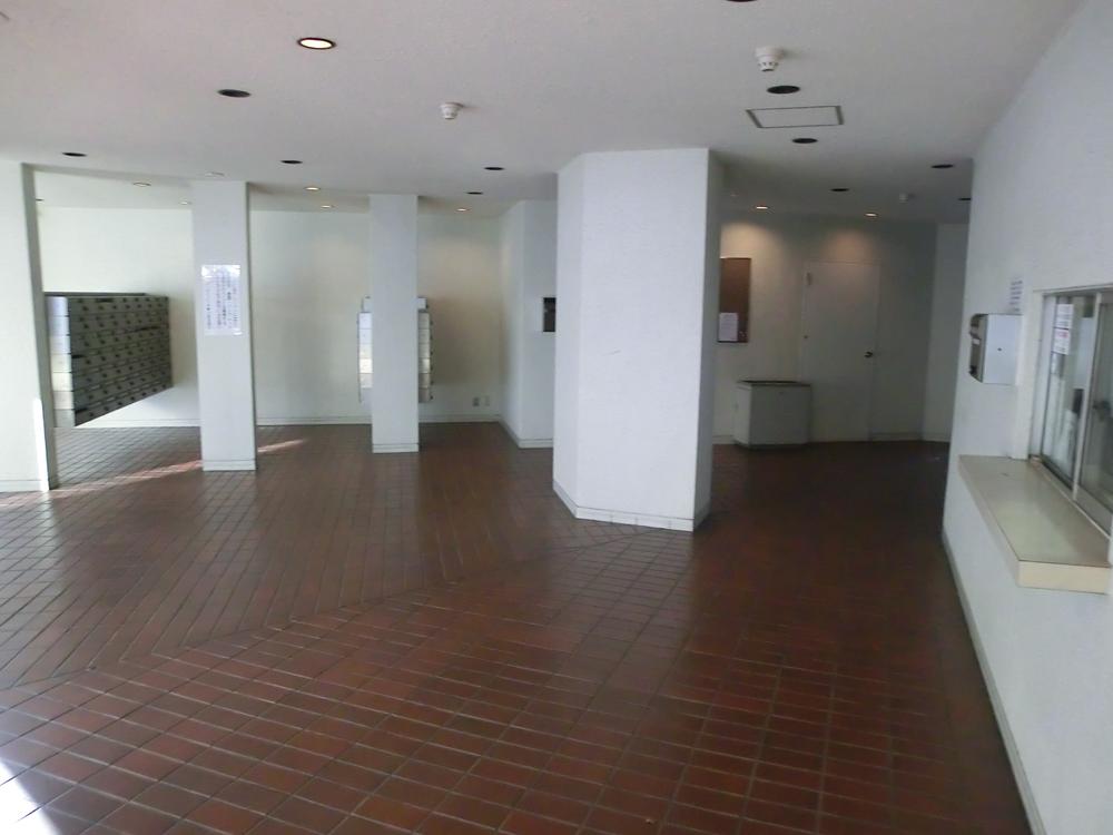 Entrance. Common areas