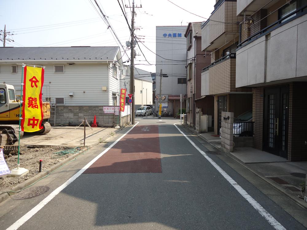 Local photos, including front road. Local (August 2013) Shooting