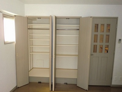 Receipt. Storage lot