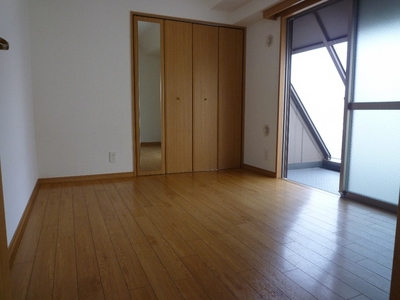 Living and room. Room 1