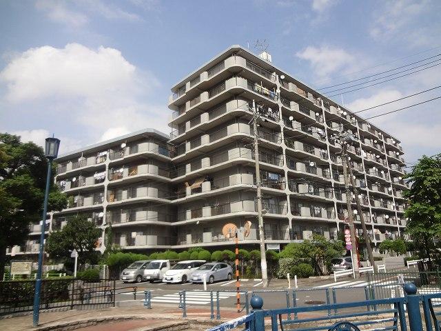 Local appearance photo. Local (12 May 2013) Shooting Large-scale apartment of the total number of units 101 units