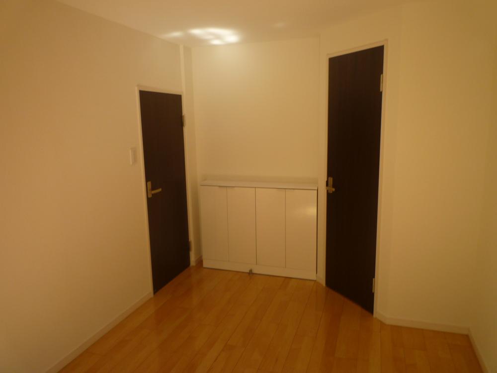 Non-living room. Indoor (10 May 2013) Shooting