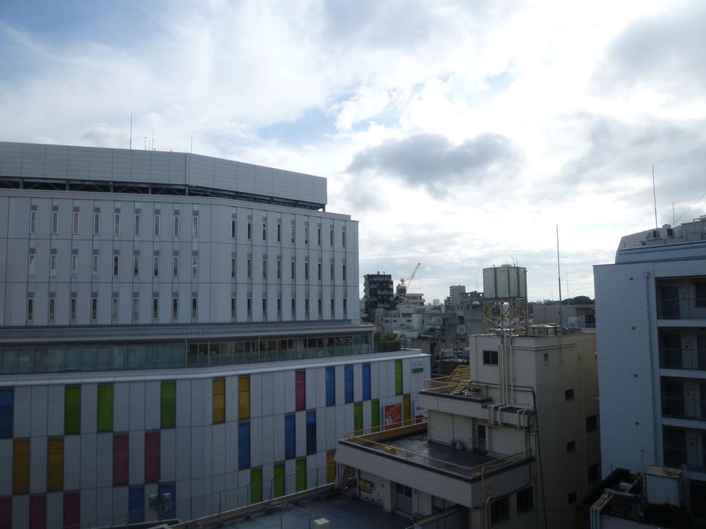 View photos from the dwelling unit. View from the south roof balcony (September 2013) Shooting