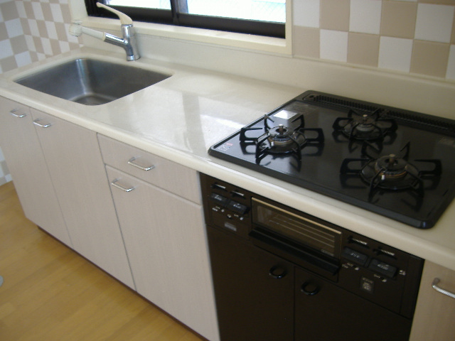 Kitchen. System Kitchen 3 lot gas stoves ☆