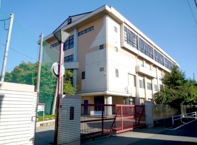 Junior high school. 448m to Ota Tatsuhigashikaba junior high school