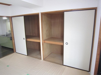 Receipt. Storage lot