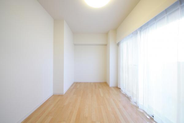 Non-living room. Indoor (12 May 2013) Shooting