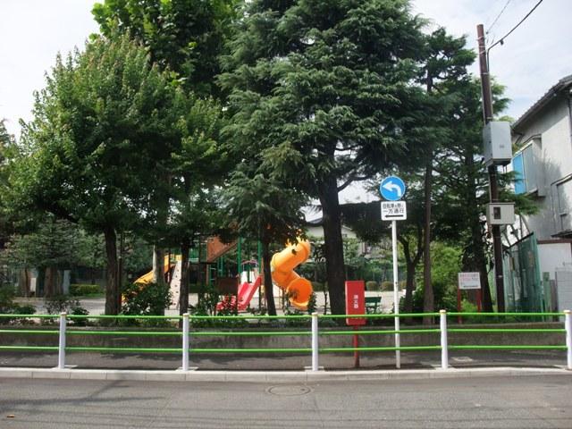 park. We are playing a 80m healthy child until Minamikaba park.