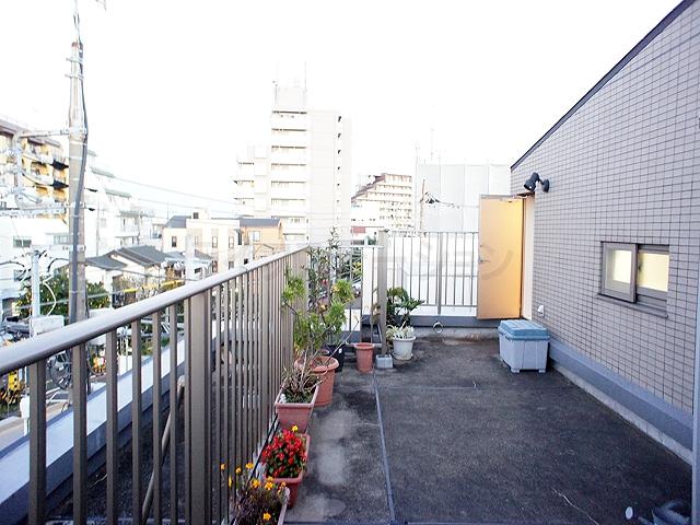 Balcony. Local (November 29, 2013) Shooting Evening shooting