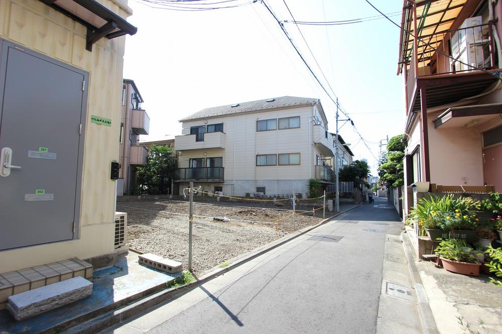 Local land photo. Front road width 4m site (September 2013) Shooting